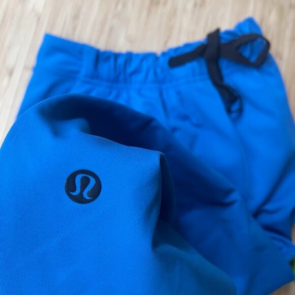 Lululemon Jet Crop Slim in Lakeside Blue size 4 - Picture 2 of 6